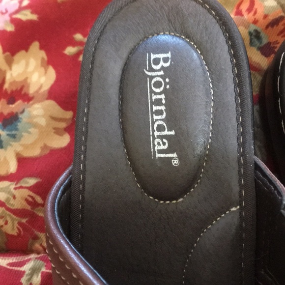 Bjorndal sz 10 women’s slip ons Worn once - Picture 3 of 6